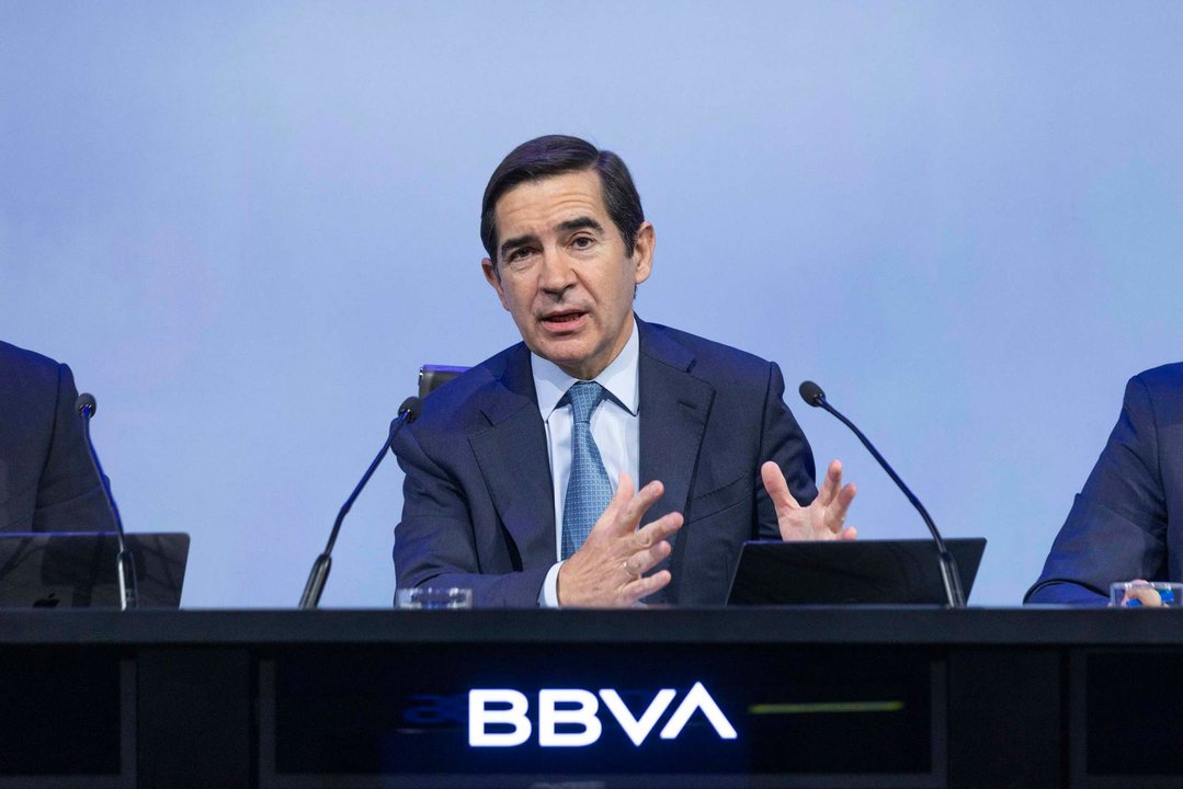 El presidente del BBVA, Carlos Torres, durante una rueda de prensa.