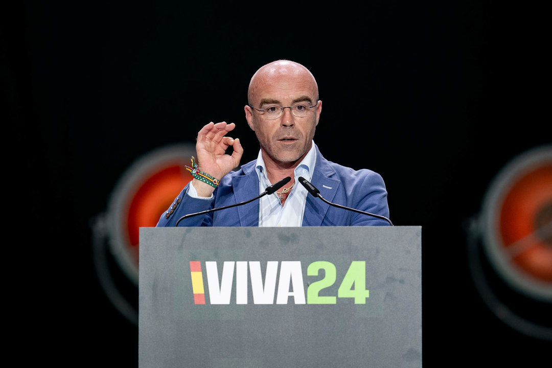 El candidato de VOX para las elecciones europeas, Jorge Buxadé, interviene durante la tercera edición del acto ‘Viva 24’, organizado por su partido y celebrado en el Palacio de Vistalegre de Madrid (Foto: A. Pérez Meca / Europa Press)
