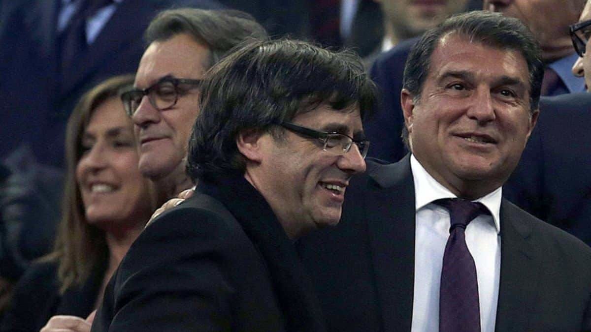 Carles Puigdemont va al Camp Nou a ver un partido del Barça. Imagen de Archivo. Fuente EP