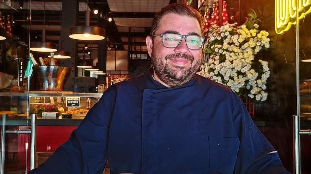 Daniel Larios, chef del restaurante Mercado de la Reina 10, ha preparado una propuesta gastronómicamente deliciosa y sabrosa haciendo del Bikini el producto estrella de la carta