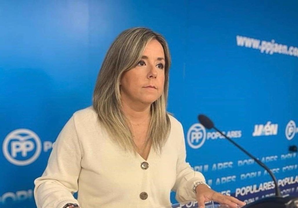 La secretaria del PP de Jaén, Elena González, pide explicaciones al PSOE por «una supuesta compra de votos» PP 