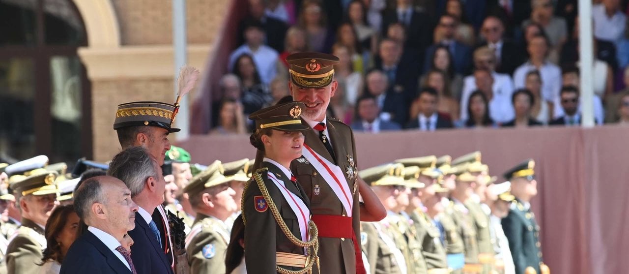 El rey Felipe VI y la princesa Leonor, en la Academia General Militar, de Zaragoza (Foto: Ramón Comet / Europa Press).
