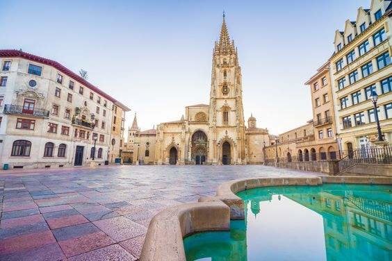 ¿Cuáles son las zonas más lujosas de Oviedo?