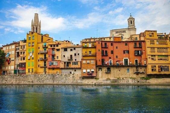 ¿Cuáles son las zonas más lujosas de Girona?