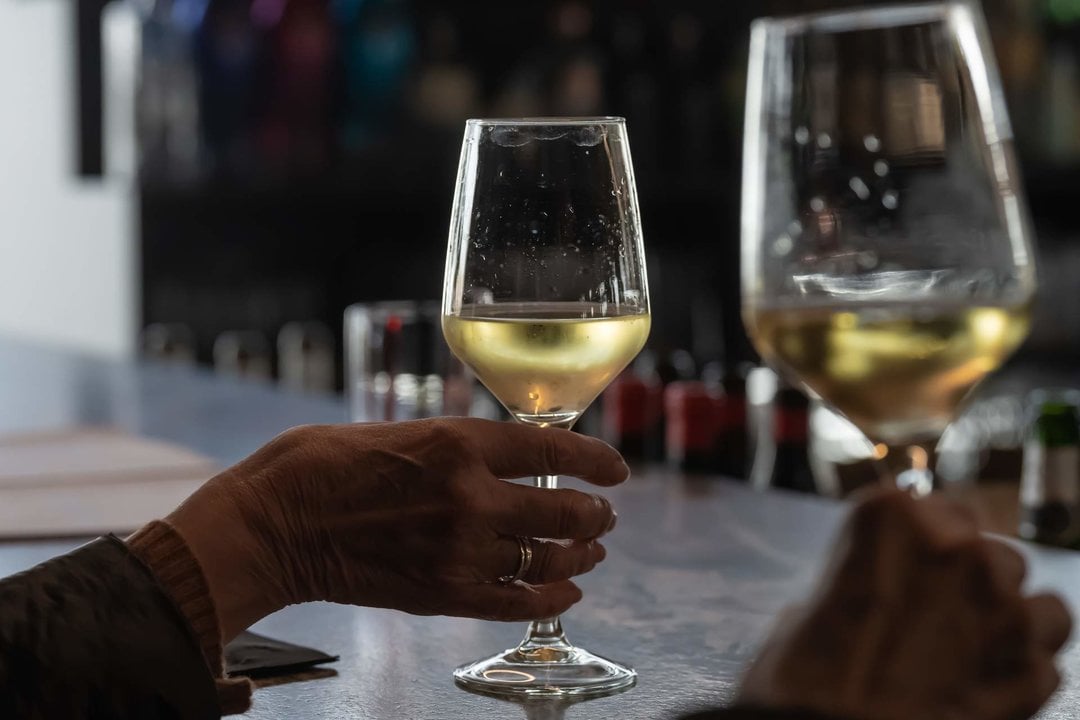 ¿Cuál es el mejor vino blanco calidad-precio? en Mercadona arrasa