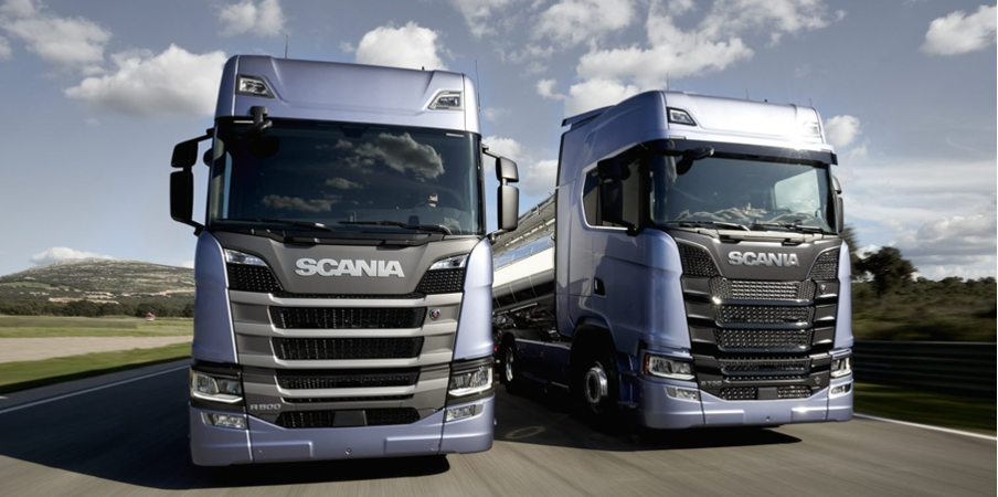 Scania es una de las marcas líderes en la industria de camiones, conocida por su innovación, durabilidad y eficiencia. En este artículo, exploraremos los diferentes modelos de camiones Scania, destacando los más populares y analizando las razones de su éxito. Además, el camion Scania precio es un aspecto crucial que consideraremos, proporcionando una visión detallada de las opciones de costos disponibles en el mercado. Los camiones Scania están diseñados para ofrecer un alto nivel de confort a los conductores en diversas aplicaciones, como el transporte de larga distancia, la distribución y las actividades de construcción.
 
Introducción
Scania es una empresa sueca que ha establecido su nombre como un socio confiable en el sector del transporte. Con una amplia gama de camiones diseñados para satisfacer diversas necesidades, Scania ofrece soluciones tanto para el transporte urbano como para la larga distancia. Además, Scania se enfoca en el confort de los conductores en sus modelos de camiones, especialmente en el transporte de larga distancia y actividades que requieren pocas detenciones.
A continuación, revisaremos los principales modelos y sus características distintivas.
Serie R: El Poder de la Innovación
La serie R de Scania es sinónimo de poder y rendimiento. Este modelo es conocido por su robustez y capacidad para manejar cargas pesadas en largas distancias.
●	Cabina dormitorio: Diseñada para ofrecer la máxima comodidad al conductor, la cabina dormitorio de la serie R cuenta con una litera amplia y espacios de almacenamiento.
●	Motor V8: El motor V8 proporciona una potencia inigualable, ideal para tareas exigentes.
●	Confort y tecnología: La serie R está equipada con tecnología avanzada que mejora la visibilidad y el confort de los conductores.
Serie S: Comodidad y Eficiencia
La serie S destaca por su enfoque en la comodidad y la eficiencia de combustible. Este modelo es ideal para transportes de larga distancia gracias a sus innovaciones en diseño y tecnología.
●	Cabina de altura: La cabina de la serie S es más alta, lo que proporciona un mayor espacio interior y una mejor visibilidad.
●	Consumo de combustible: Diseñada para ser aerodinámica, la serie S reduce el consumo de combustible y las emisiones.
●	Interior de lujo: El interior está pensado para el confort de los conductores, con una cama cómoda y múltiples opciones de almacenamiento.
Palabras clave utilizadas: serie S, larga distancia, consumo de combustible, emisiones, interior, lujo.
Serie G: Versatilidad y Adaptabilidad
La serie G es conocida por su versatilidad y capacidad para adaptarse a diversas aplicaciones industriales. Este modelo es ideal para trabajos en construcción y transporte urbano.
●	Chasis robusto: El chasis de la serie G está diseñado para soportar condiciones difíciles.
●	Configuraciones flexibles: Ofrece múltiples configuraciones de cabina y motor para satisfacer diferentes necesidades de negocio.
●	Tecnología avanzada: Equipado con sistemas de asistencia al conductor y tecnologías de seguridad que mejoran la experiencia de los conductores en diversas aplicaciones.
Palabras clave utilizadas: serie G, construcción, chasis, configuraciones, tecnología, conductor.
Serie P: Eficiencia en el Transporte Urbano
La serie P es perfecta para el transporte urbano gracias a su maniobrabilidad y eficiencia.
●	Compacta y ágil: La serie P es más compacta, lo que facilita la navegación en áreas urbanas congestionadas.
●	Motores eficientes: Equipados con motores que ofrecen un buen rendimiento y bajo consumo de combustible.
●	Cabina funcional: La cabina está diseñada para facilitar el acceso y mejorar la comodidad de los conductores durante los recorridos cortos.
Palabras clave utilizadas: serie P, transporte urbano, motores, consumo de combustible, cabina, conductor.
Serie L: Innovación para el Futuro
La serie L representa la innovación de Scania en la creación de camiones para aplicaciones especializadas y sostenibles.
●	Bajas emisiones: Diseñados para cumplir con las normativas más estrictas en cuanto a emisiones.
●	Tecnología de punta: Incluye sistemas avanzados de control y monitoreo para optimizar el rendimiento y la seguridad.
●	Flexibilidad de aplicaciones: Ideal para una variedad de aplicaciones, desde el transporte de residuos hasta la entrega urbana.
Palabras clave utilizadas: serie L, normativas, emisiones, tecnología, aplicaciones, rendimiento.
 
Conclusión
Scania ofrece una amplia gama de camiones que se adaptan a diversas necesidades del mercado. Desde la robustez de la serie R hasta la eficiencia de la serie S y la versatilidad de la serie G, cada modelo está diseñado para ofrecer el máximo rendimiento y confort a los conductores. Al elegir un camión Scania, las empresas pueden estar seguras de contar con un vehículo confiable y eficiente, preparado para enfrentar los desafíos del transporte moderno.
Scania continúa innovando en la industria del transporte, ofreciendo soluciones que no solo cumplen con las demandas actuales sino que también anticipan las necesidades futuras. Con un compromiso inquebrantable con la calidad, la sostenibilidad y el rendimiento, Scania sigue siendo un líder en la fabricación de camiones de alta gama.