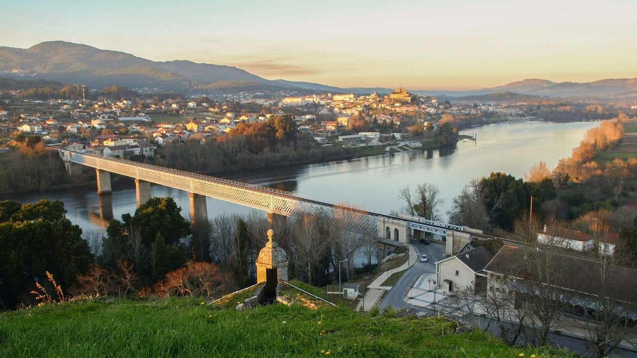 Paso del río Miño por Tui (Pontevedra). Foto: Foro de la Economía del Agua / Europa Press