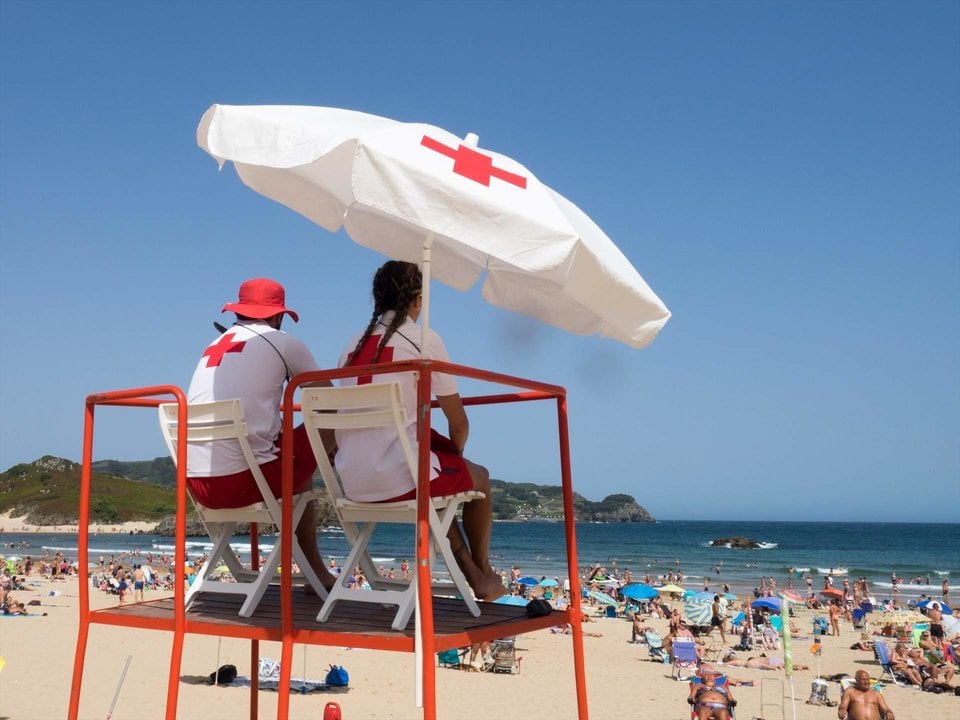 EuropaPress_5455581_nota_prensa_balance_servicio_playas_cruz_roja_cantabria_2023