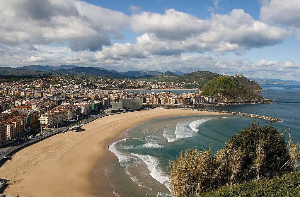 ¿Cuáles son las playas más bonitas de San Sebastián? Te recomendamos estas 10