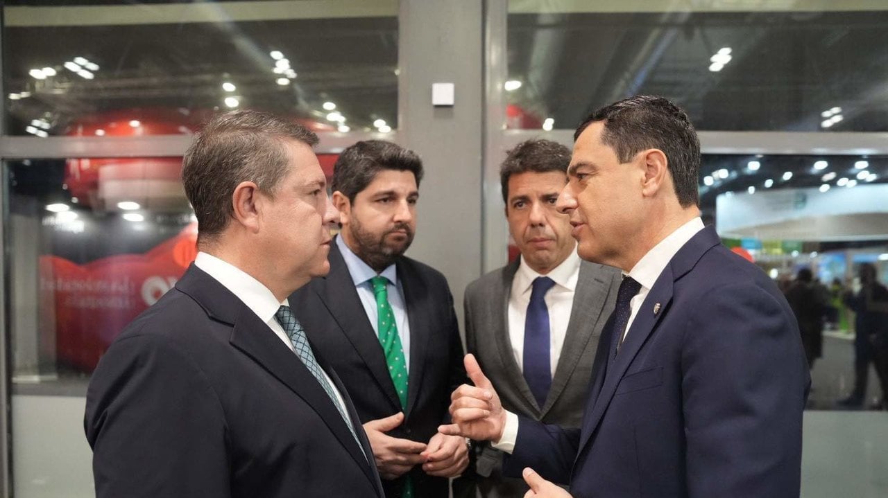 Emiliano García-Page, Fernando López Miras, Carlos Mazón y Juanma Moreno, en Fitur.