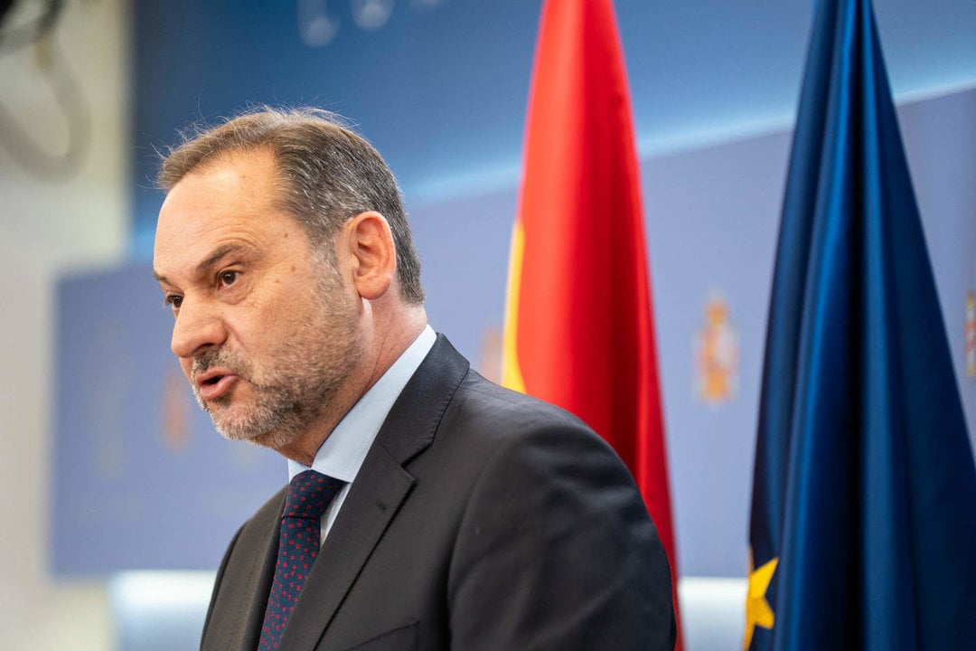 El diputado del Grupo Mixto José Luis Ábalos, durante una rueda de prensa, en el Congreso de los Diputados, a 24 de julio de 2024, en Madrid.