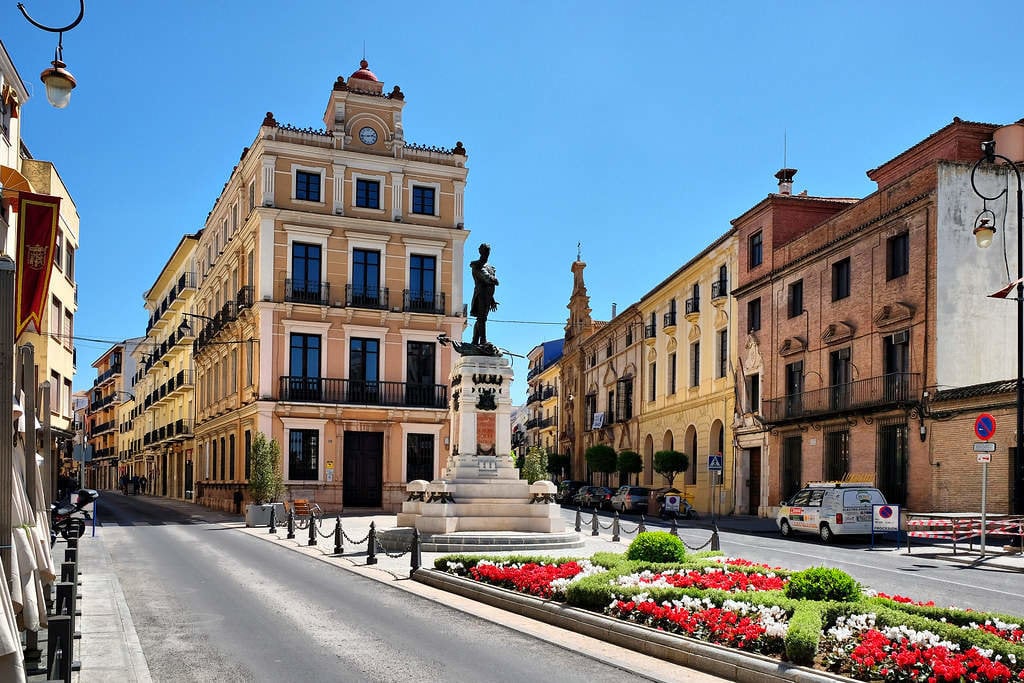 ¿Cuál es el pueblo con más iglesias por habitante?