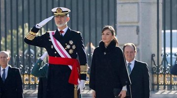 Leonor estrena mañana bandera, uniforme de gala y recepción en Palacio