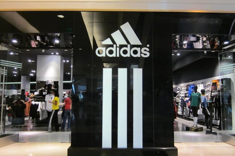 Adidas vendido por 2.100 millones a Authentic Brands