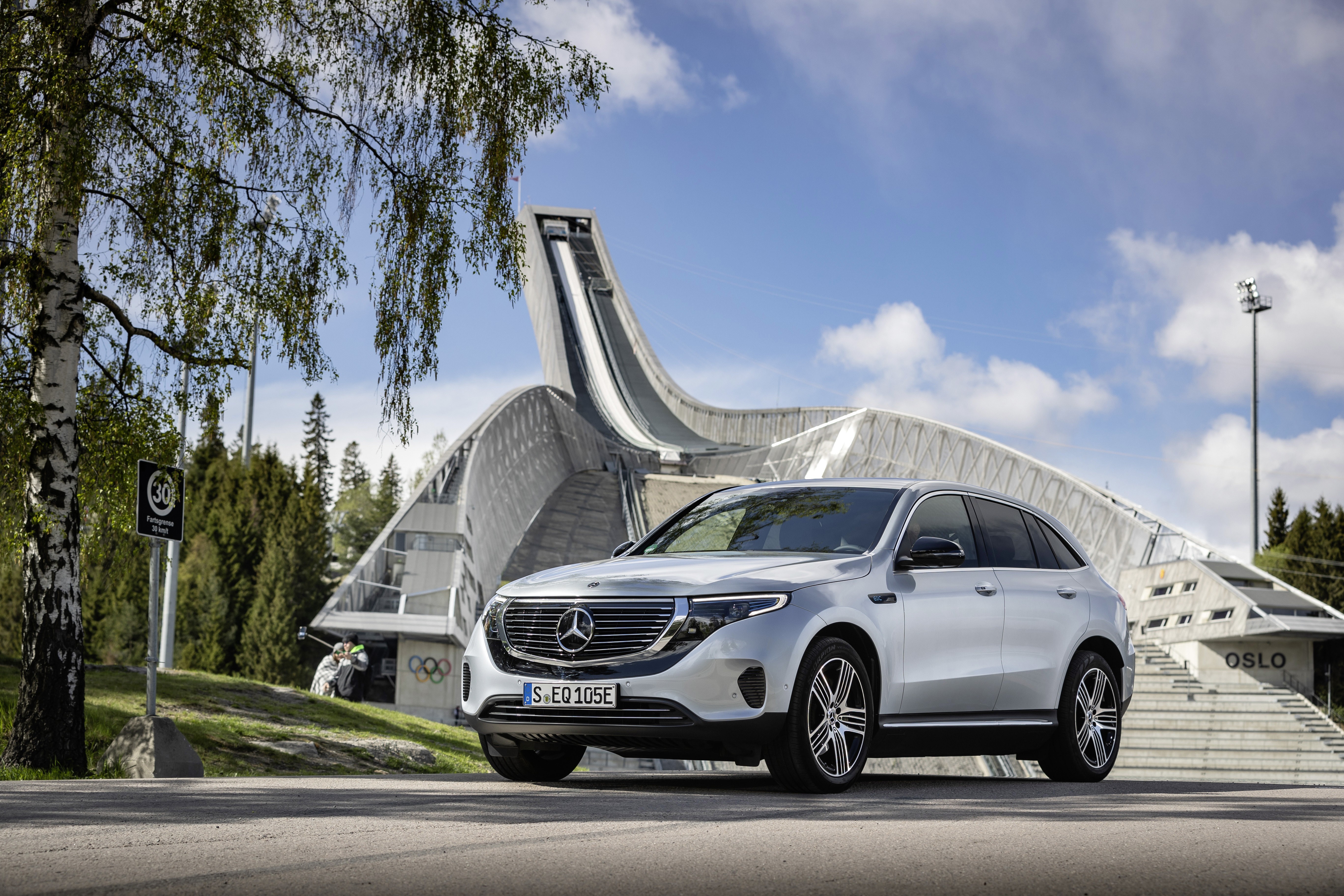 Мерседес 2020. Mercedes-Benz EQC. Mercedes EQC 2019. Электрокроссовер Мерседес EQC 2019. EQC 400 4matic.