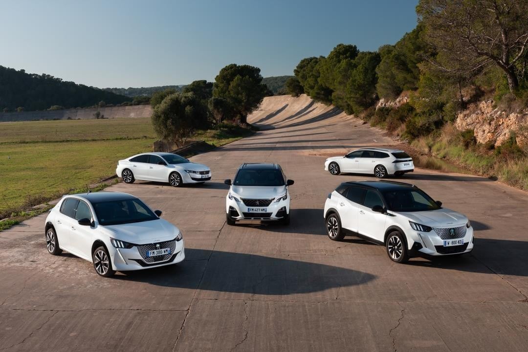 Guía Peugeot: ventajas e inconvenientes de los eléctricos e híbridos enchufables
