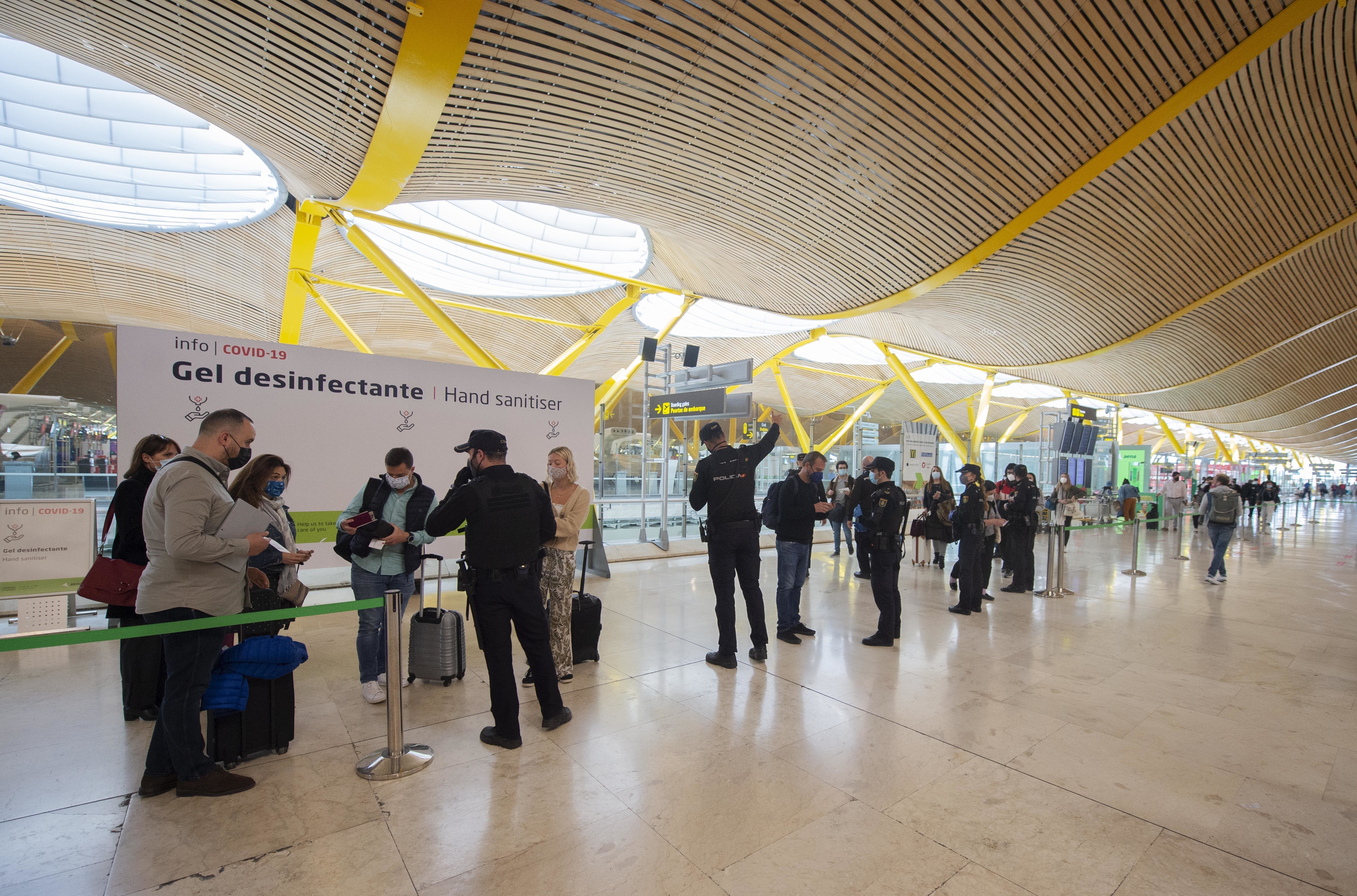 PP y Vox piden un incremento de policías en aeropuertos para evitar una 