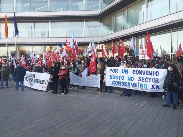 La huelga paraliza el sector de conservas de pescado de Cantabria con un seguimiento del 90%