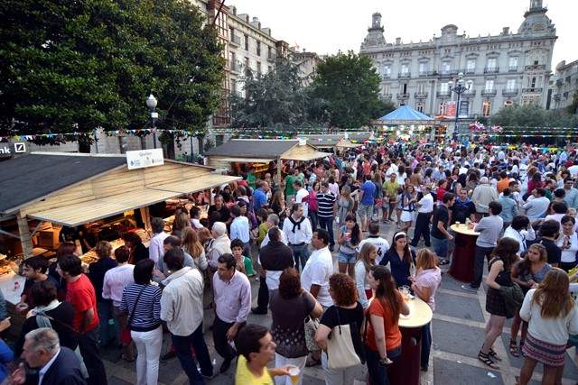 Los establecimientos hosteleros cerrarán una hora más tarde durante la Semana Grande en Santander