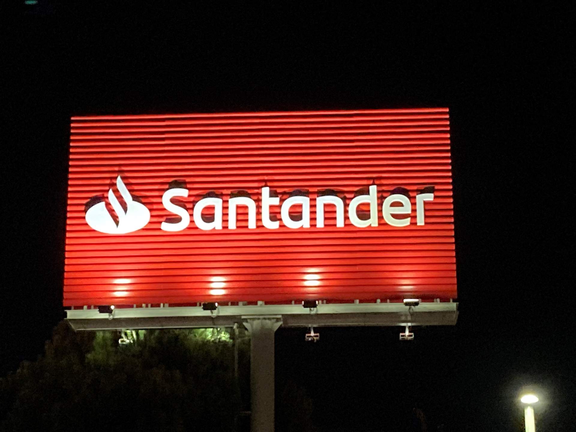 Santander UK coloca una emisión de 750 millones de libras esterlinas