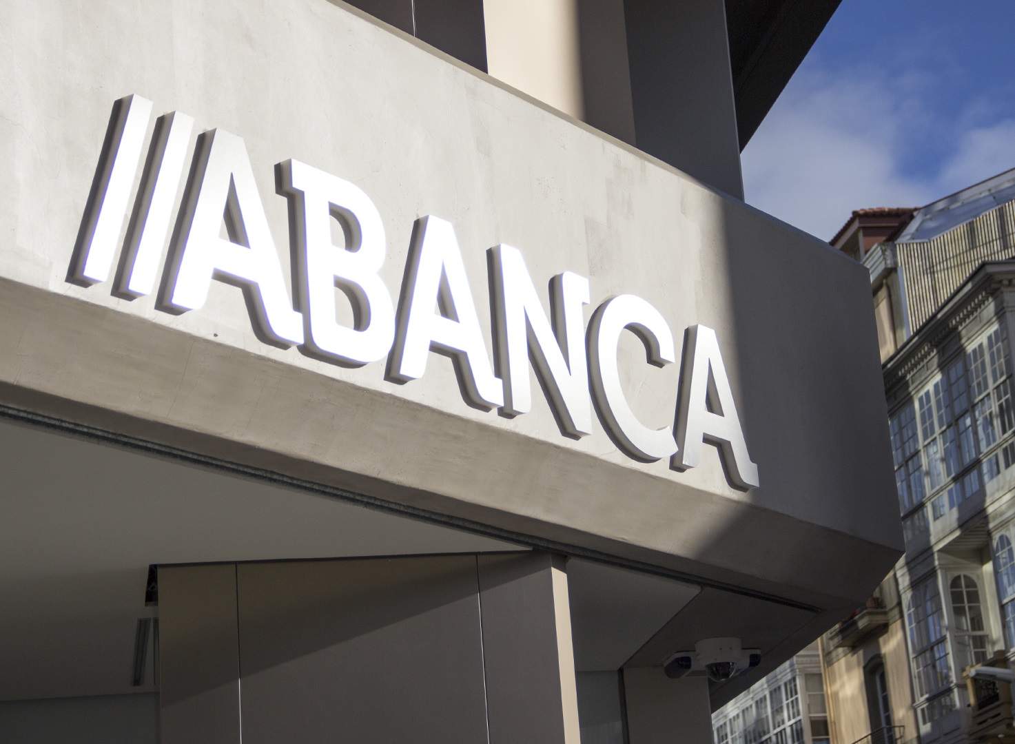Condenan a Abanca a pagar 200.000 euros a dos particulares por dos viviendas que nunca se construyeron