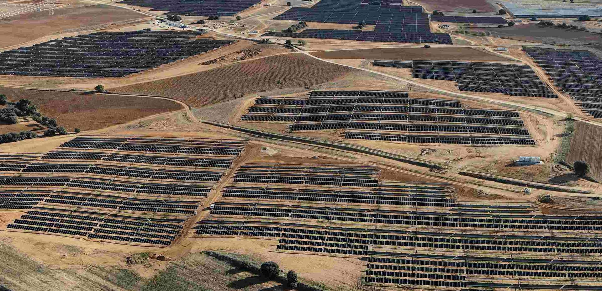 Endesa pone en servicio sus primeras plantas solares en C-LM con iniciativas pioneras con la comunidad local