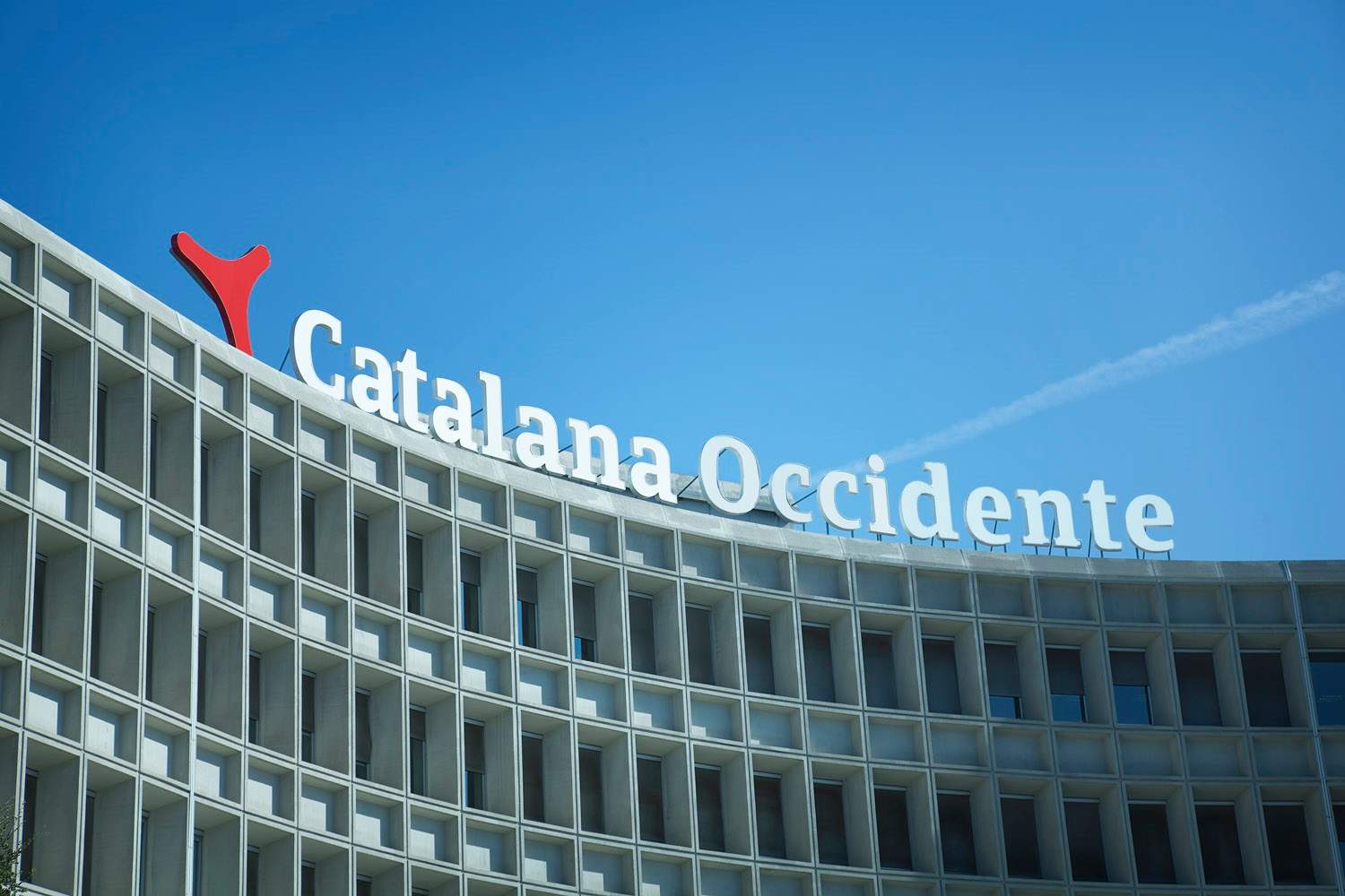 Catalana Occidente presenta un plan de salidas voluntarias para un máximo de 550 empleados