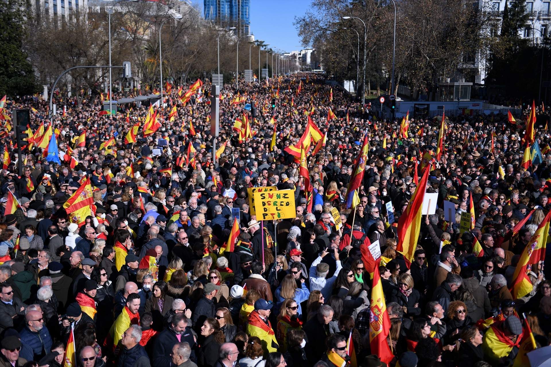 Кто выступил против них. Протесты в Испании. Протесты в Беларуси. День Мадрида 2 мая. Протесты в Беларуси 2020.