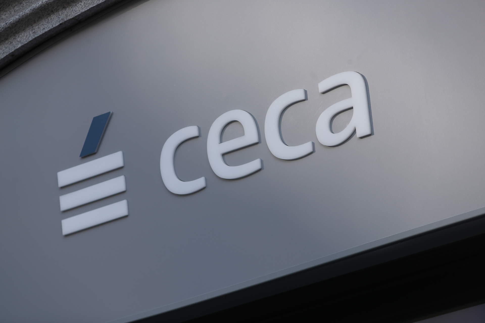 CECA convoca la mesa negociadora del convenio de ahorro el 25 de enero para abordar un alza salarial