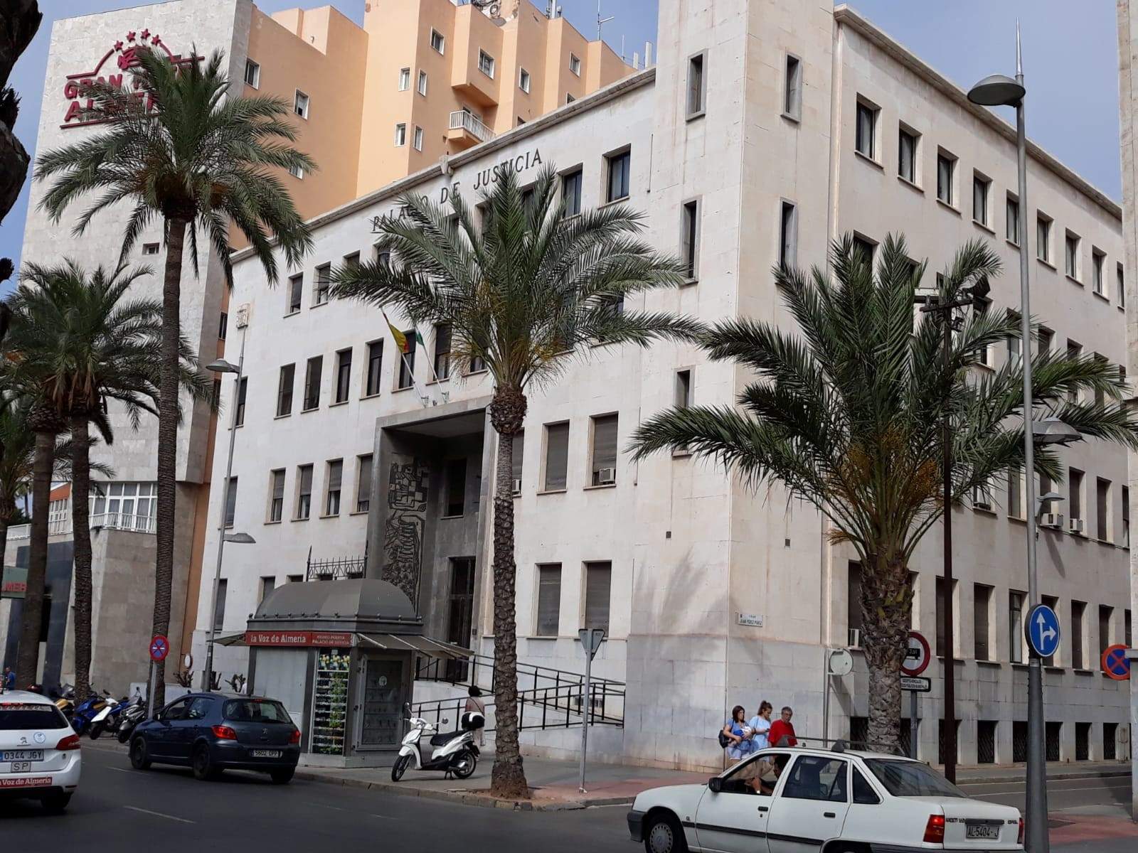 Juzgan este martes a un guardia civil acusado de quedarse con 50 euros de un detenido en Níjar (Almería)