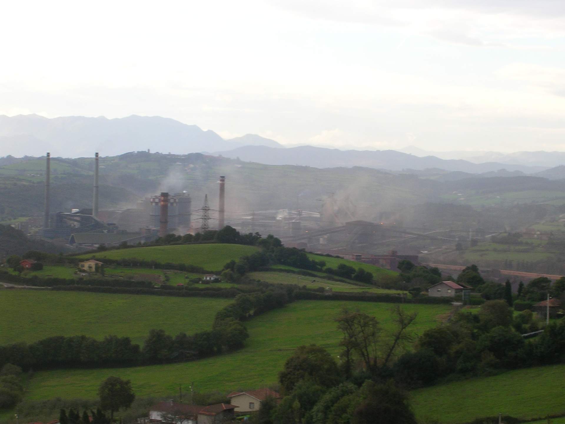 Bruselas da el visto bueno preliminar a ayudas de 450 millones a Arcelor para sus instalaciones en Asturias