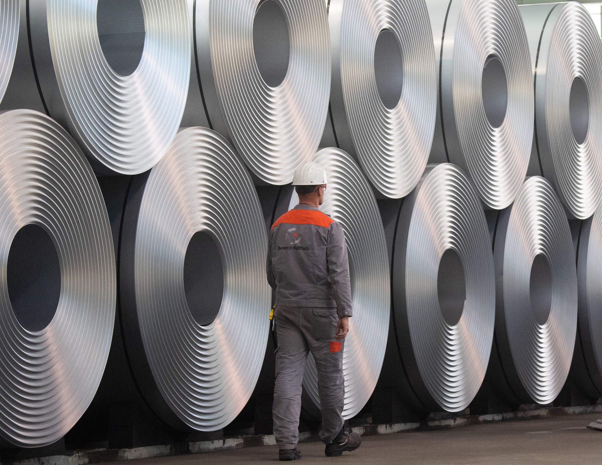 Estados Unidos impondrá aranceles del 200% a las importaciones de aluminio ruso