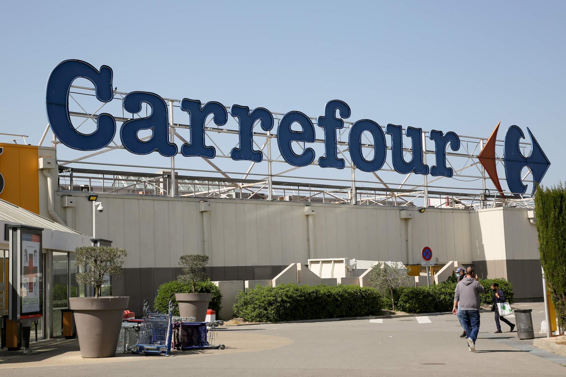 Carrefour, Alcampo, Dia y Lidl, dispuestas a lanzar una cesta con productos baratos si no la controla el Gobierno
