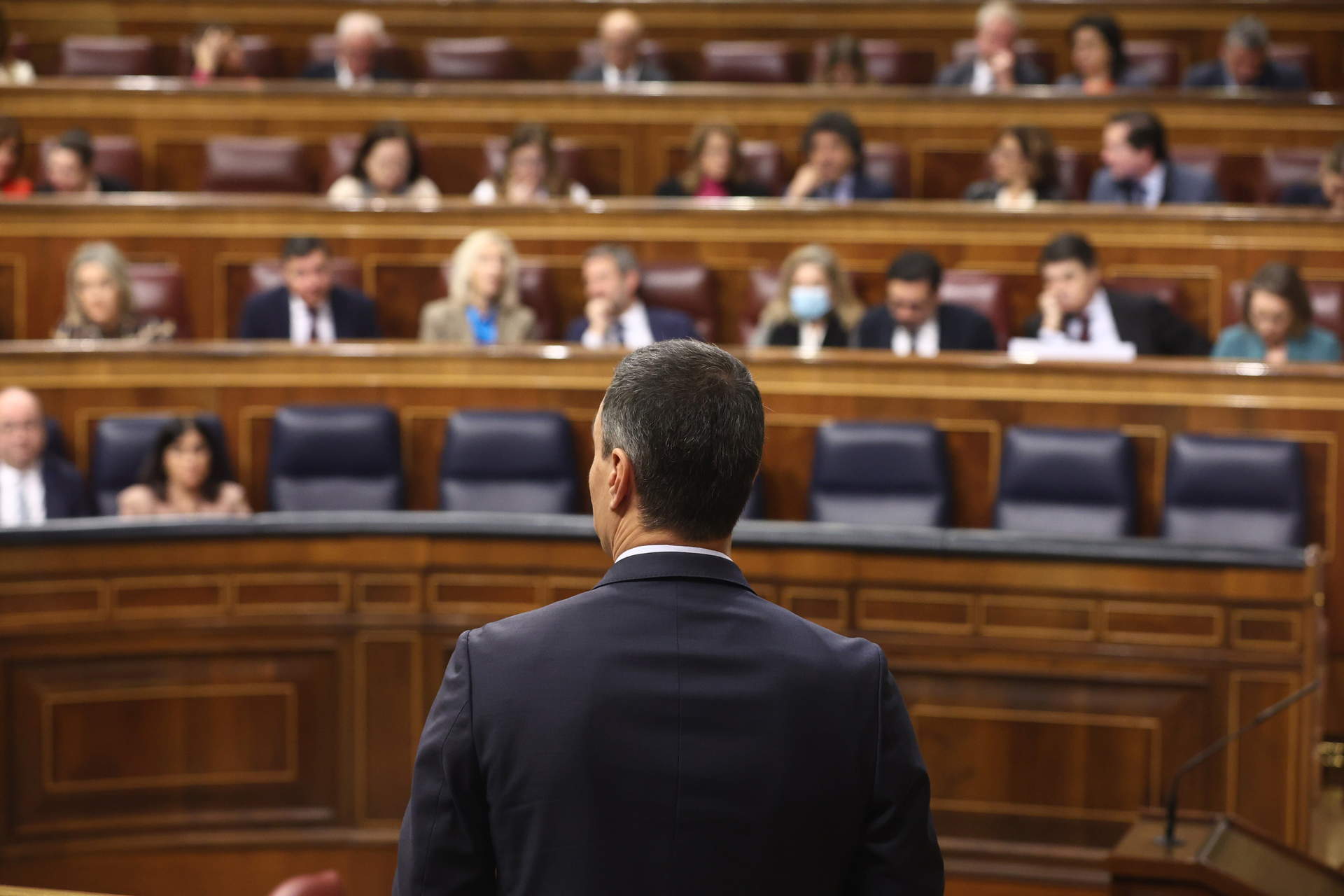 Sánchez responderá mañana en el Congreso a preguntas sobre conexiones ferroviarias y problemas de la juventud