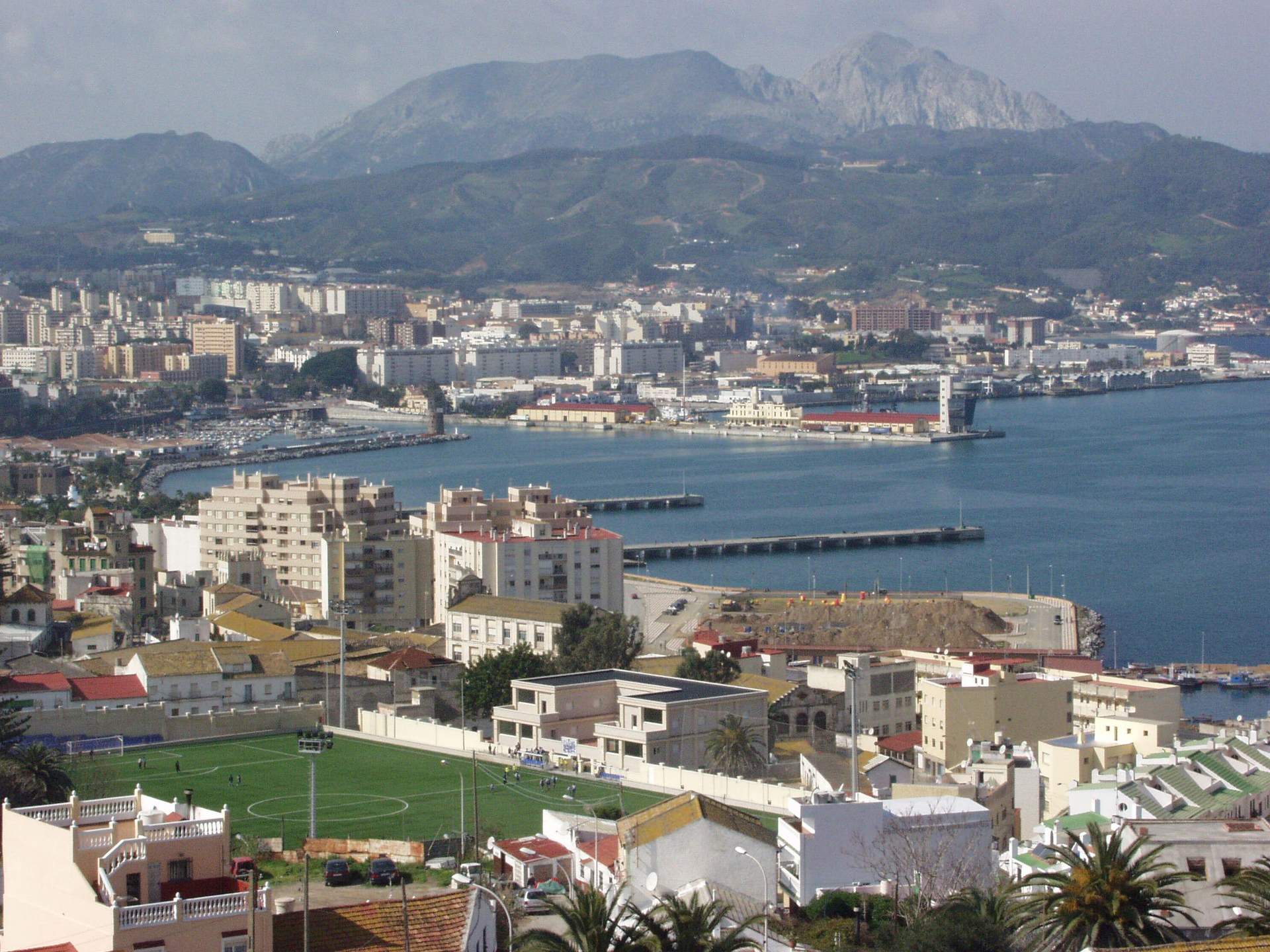 Interior dice que usa un contenedor en la frontera de Ceuta para 