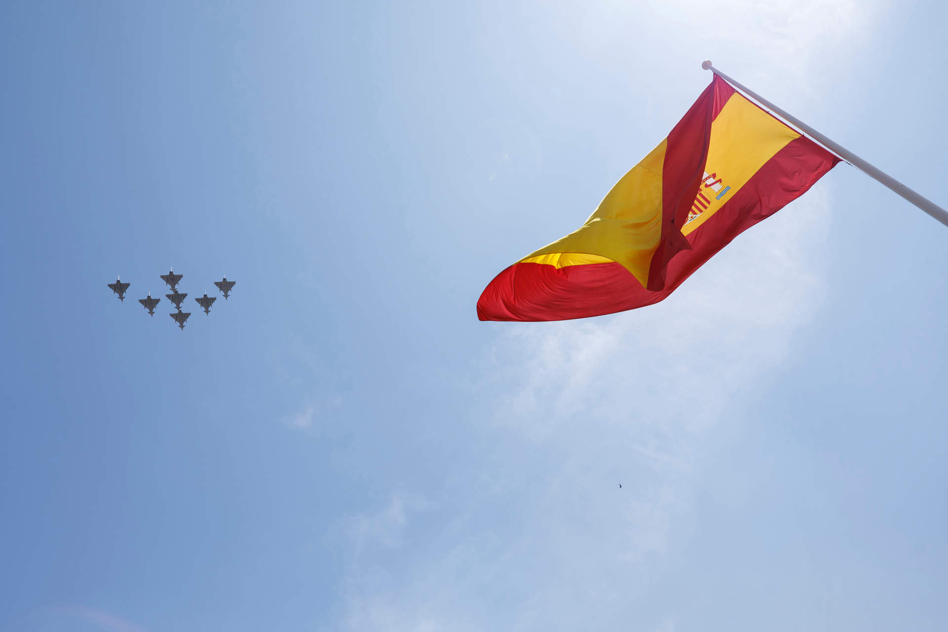 Exteriores adquiere banderas de España para sus embajadas en todo el mundo por casi 109.000 euros