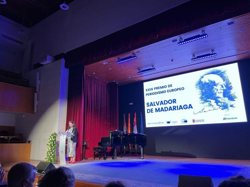 Laura García (Europa Press) recoge el premio de Periodismo Salvador de Madariaga: 