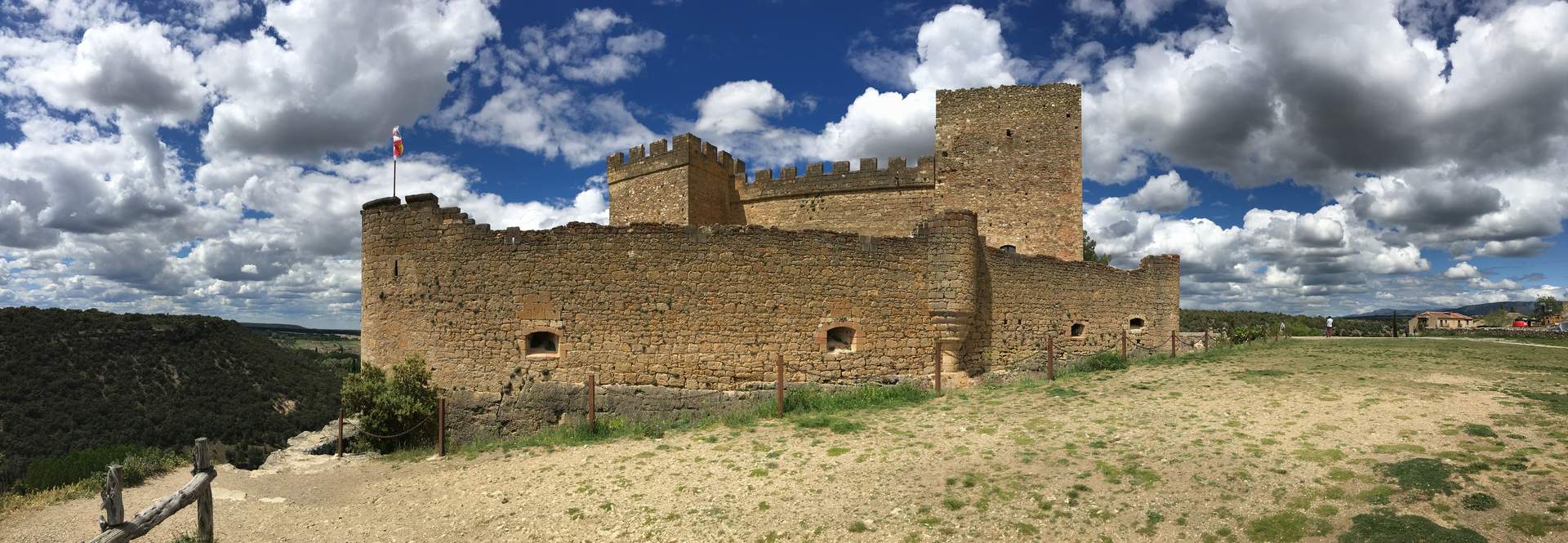 El castillo de Pedraza de la Sierra. Fuente |Wikipedia Commons,