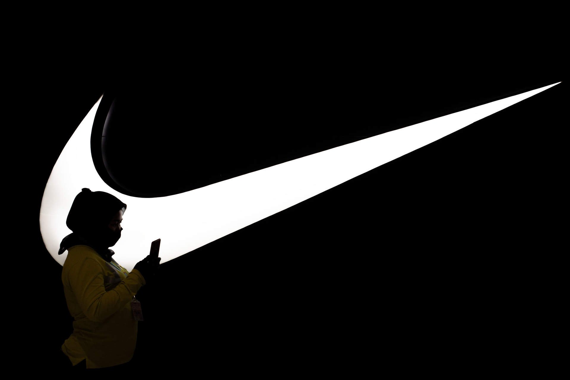 Nike gana 1.372 millones en su primer trimestre fiscal, un 1% menos, y eleva un 2% sus ventas