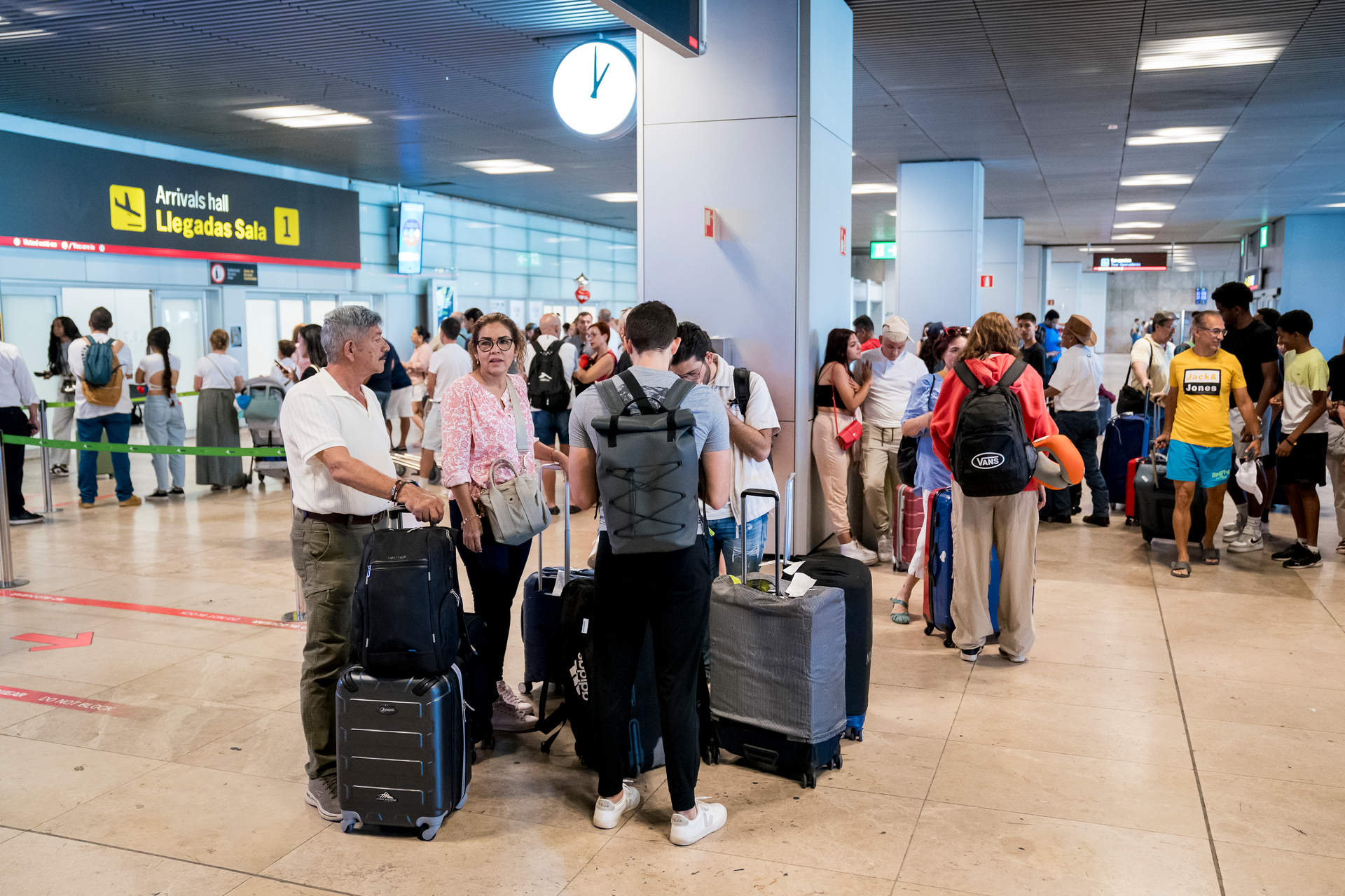 Los asientos previstos en vuelos internacionales a España en octubre superan el nivel de 2019