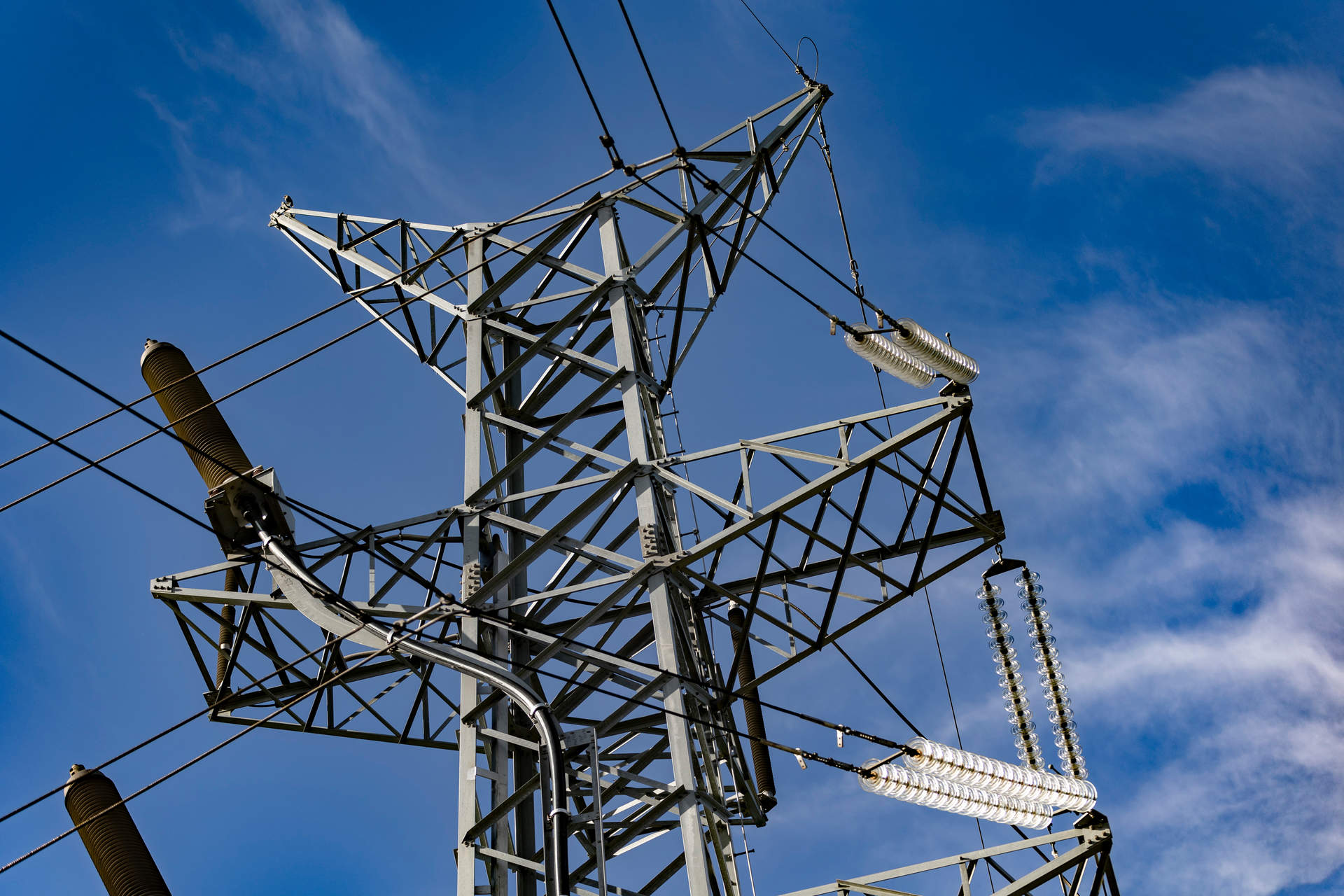 El sistema eléctrico registra un superávit provisional de 2.107 millones hasta julio