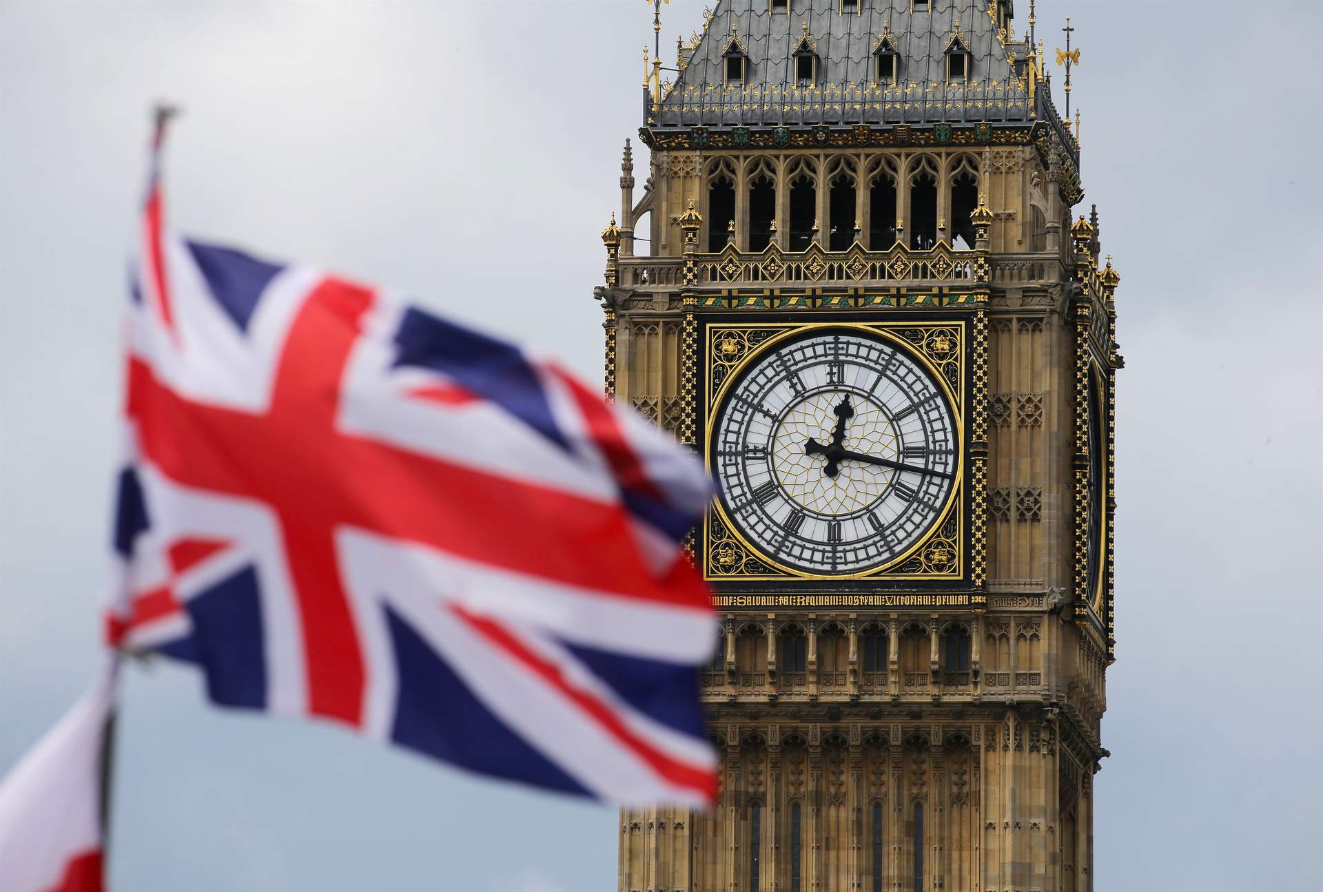 El PIB del Reino Unido se sitúa un 1,8% por encima de niveles prepandémicos después de revisarse los datos