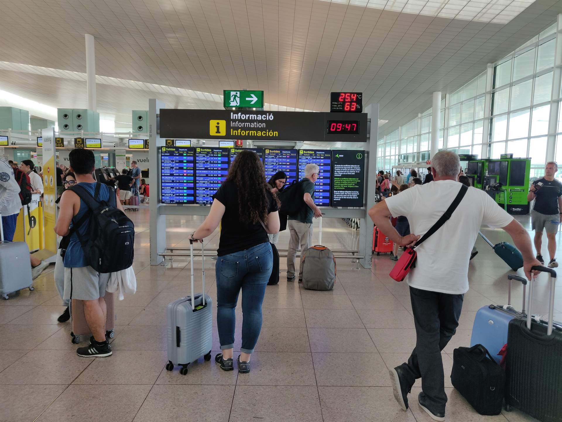 Desconvocan la huelga de 'handling' en los aeropuertos de Aena para el puente de diciembre