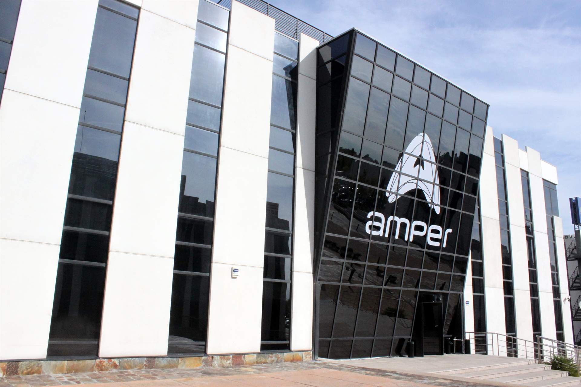 Amper logra tres contratos para su unidad de Energía y Sostenibilidad por casi 15 millones de euros