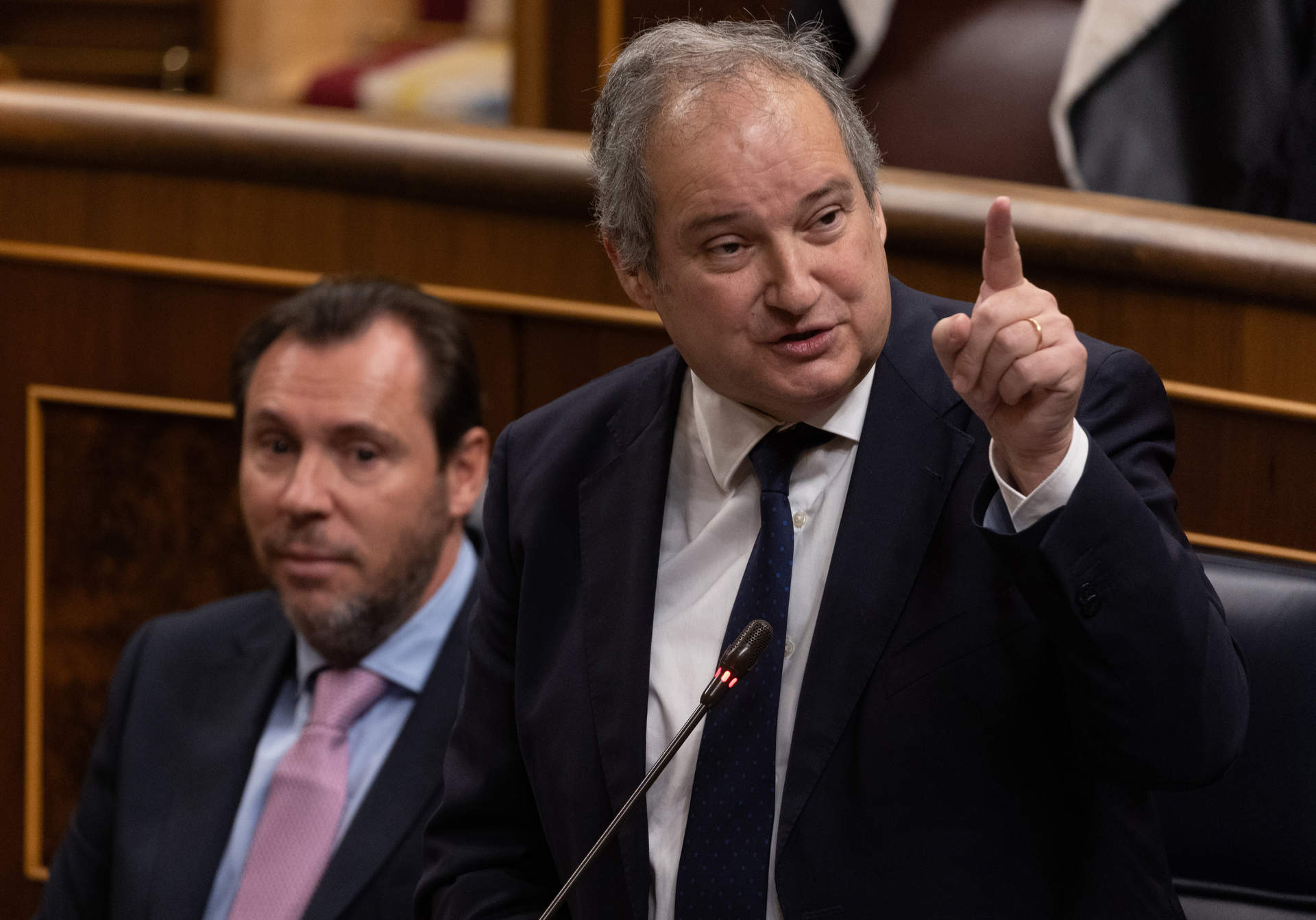 El ministro de Industria, Jordi Hereu, interviene durante una sesión de control al Gobierno, en el Congreso de los Diputados, a 13 de diciembre de 2023, en Madrid.
