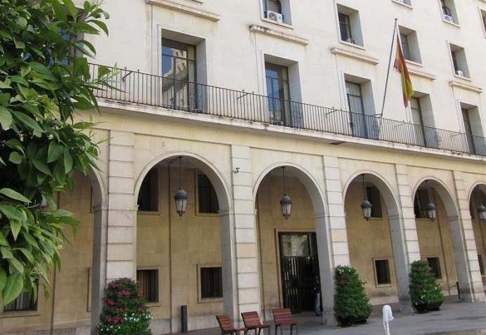 Audiencia de Alicante condena a un varón a 13 años de cárcel por violar a una mujer tras entrar a su casa por el balcón