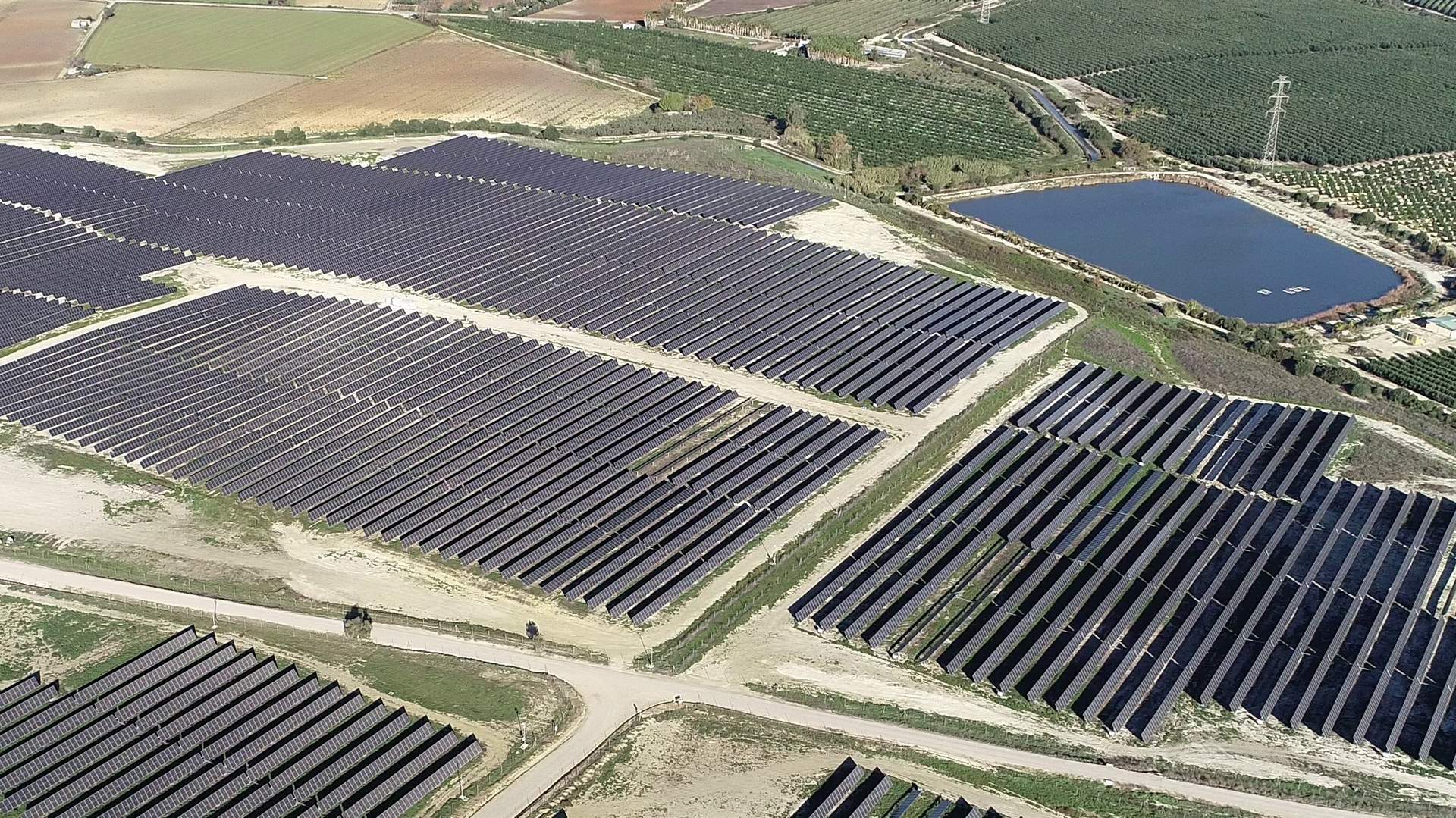 Repsol produce electricidad en su primer proyecto renovable en Andalucía tras invertir 150 millones