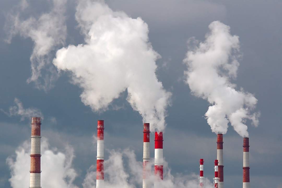 Un aumento en los impuestos por tonelada de carbono hasta 2050 lograría la emisión cero neta, según Fedea