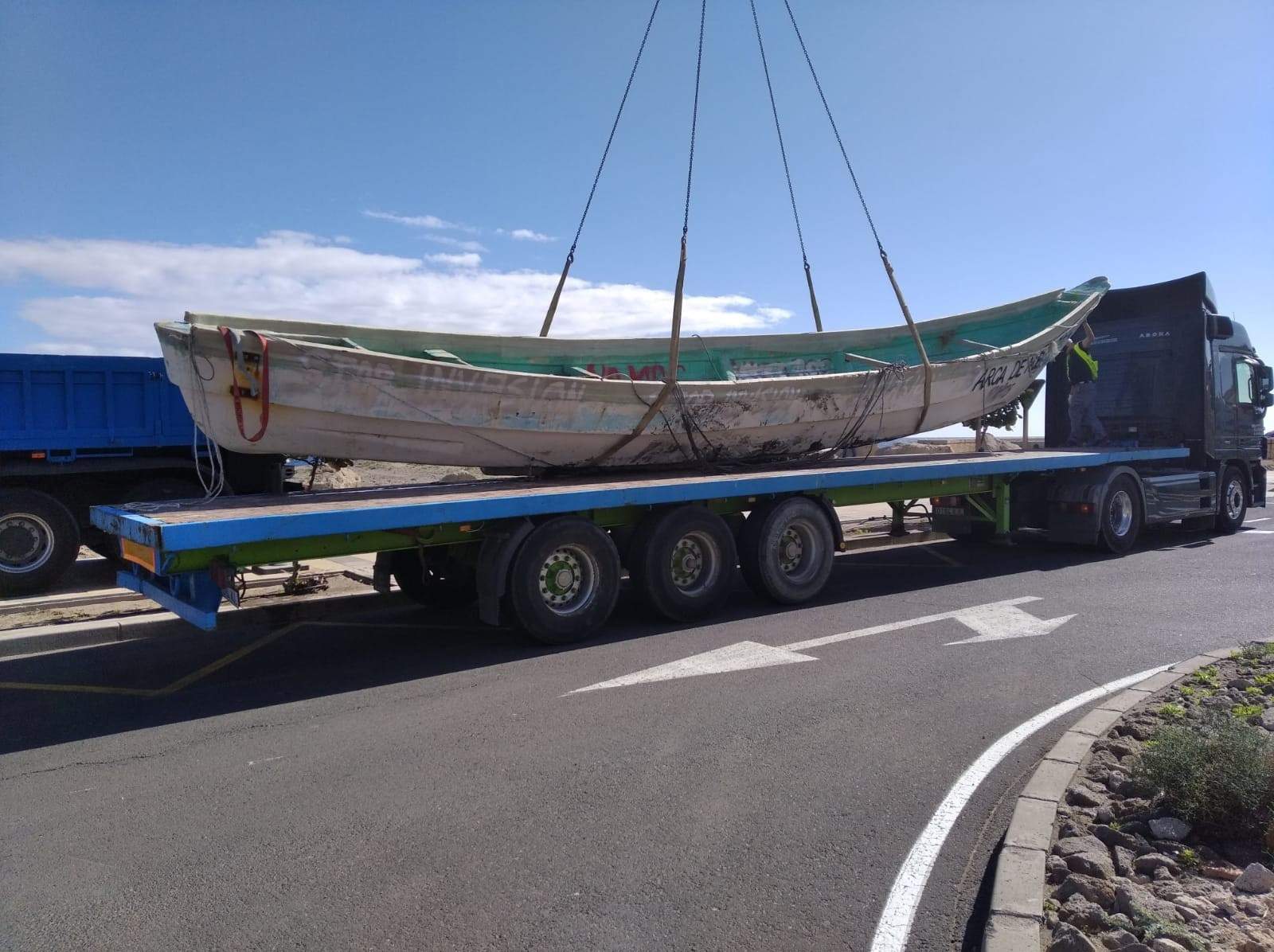 El Gobierno declarará en enero la emergencia por acumulación de pateras en puertos de Canarias para gestionarlos