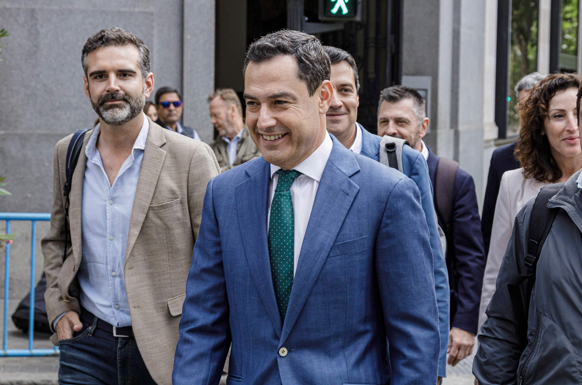 Barones del PP reprochan a García la imposición de la mascarilla tras vacaciones y le exigen negociar con las CCAA